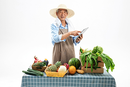 攝圖網_501331319_菜農使用平板（企業商用）.jpg